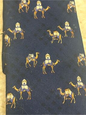 vintage Burberry navy silk tie featuring an all-over camel motif